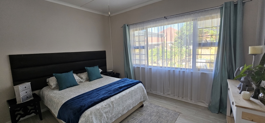 6 Bedroom Property for Sale in Gonubie Eastern Cape